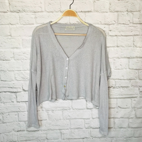 Urban Outfitters Sweaters - Urban Outfitters light gray thin knit button crop